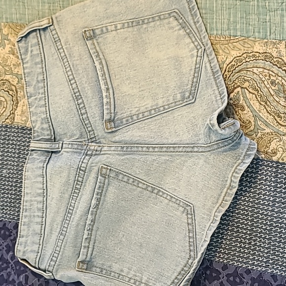 Old Navy Shorts - Picture 3 of 4